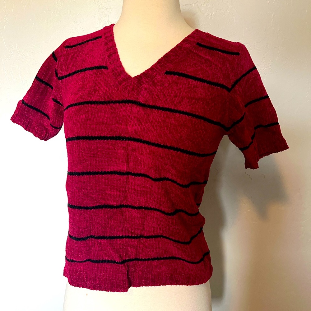 Jordache Vintage Red and Black Striped Short Sleeve Sweater Large